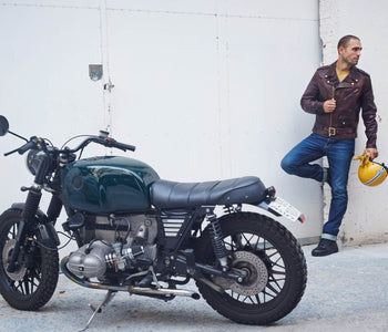 Leather vs. textile – which motorcycle clothing suits you better?