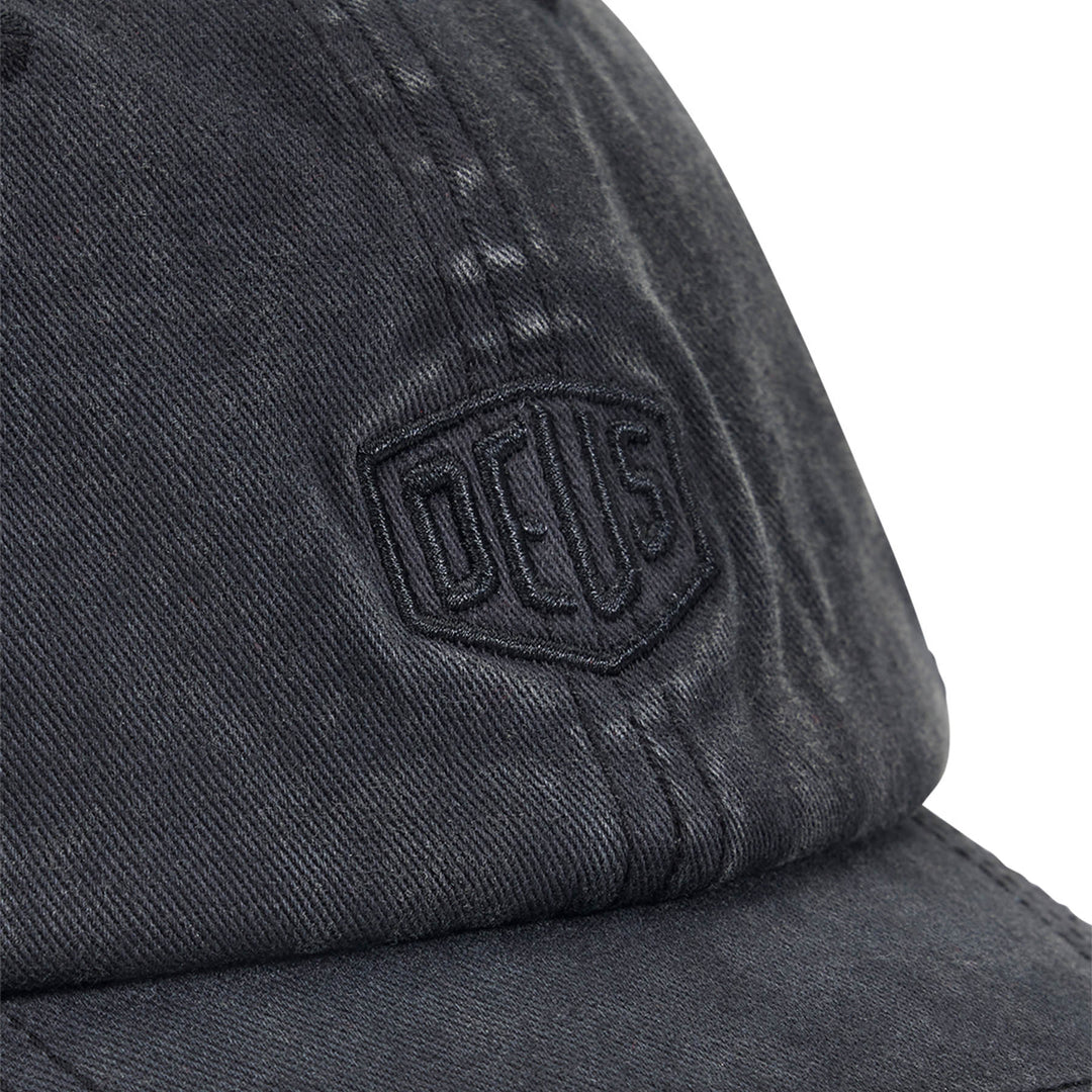 Deus Cap Shield Black